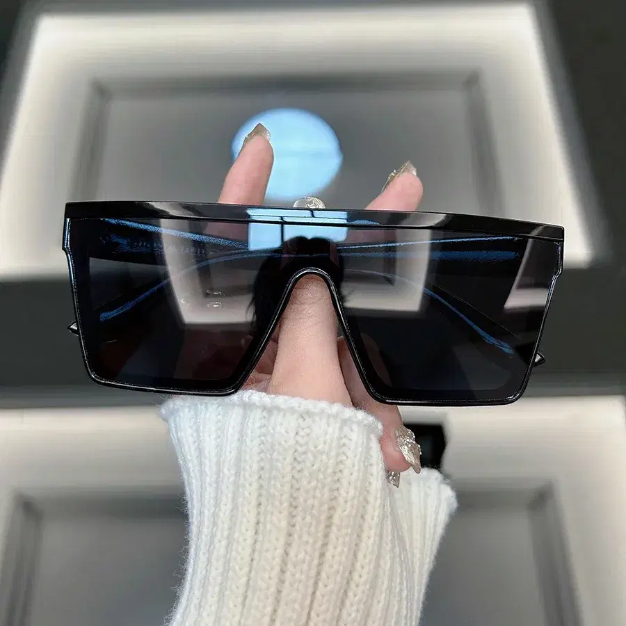 Square Shield Sunglasses Ultra Wide — view 3