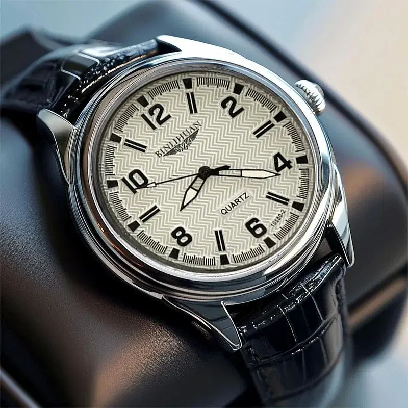 Men's Leather Quartz Wristwatch