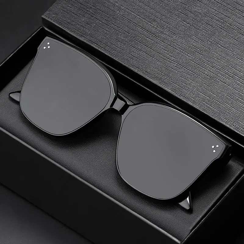 Sunglasses Square Cat-Eye Black — view 2