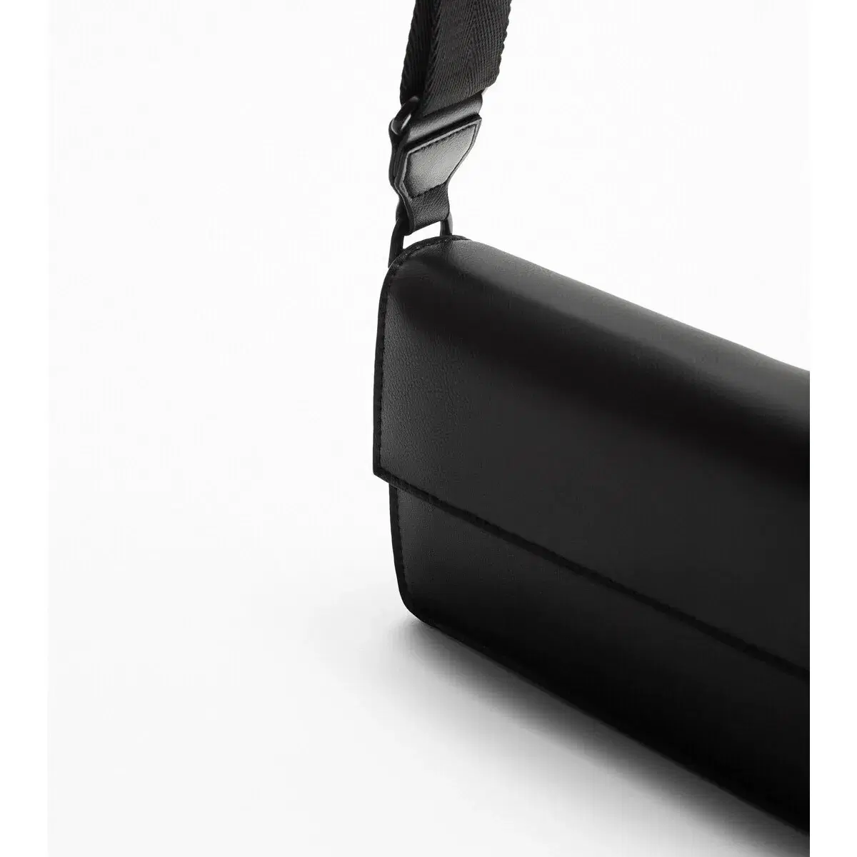 Men's Black Leather Crossbody Bag — view 3