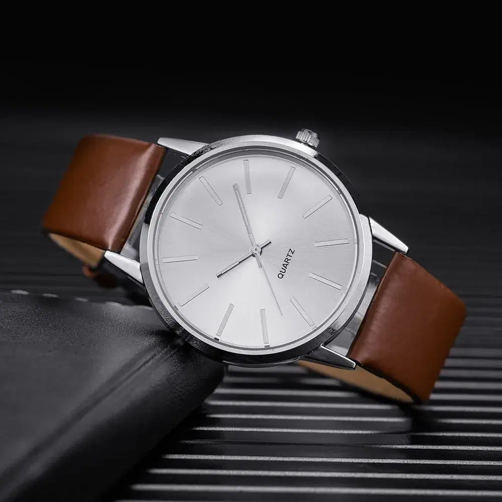 Men's Leather Strap Quartz Watch