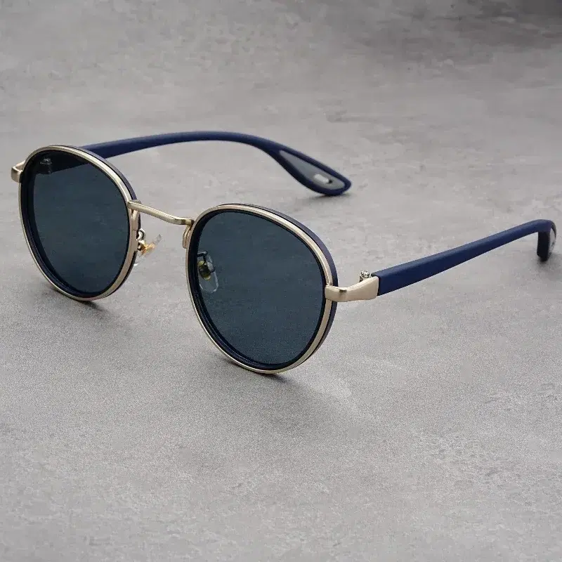 Round Metal Sunglasses Titanium — view 4