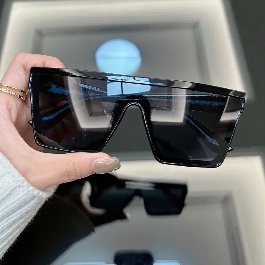 Square Shield Sunglasses Ultra Wide