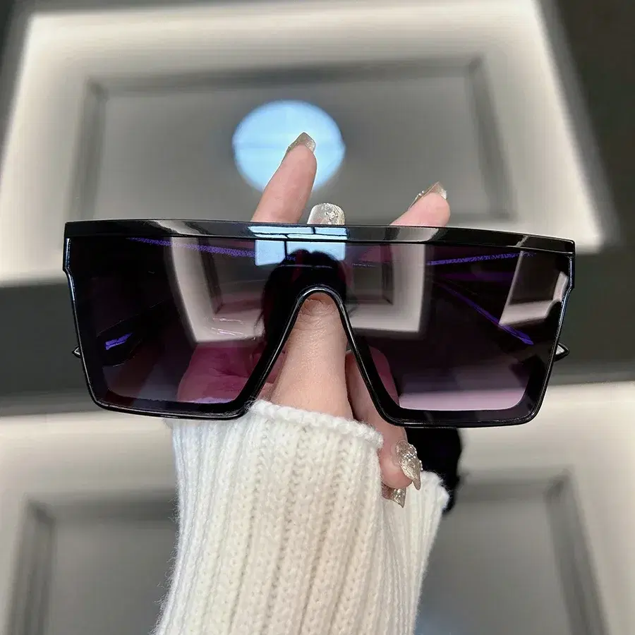 Square Shield Sunglasses Ultra Wide — view 4
