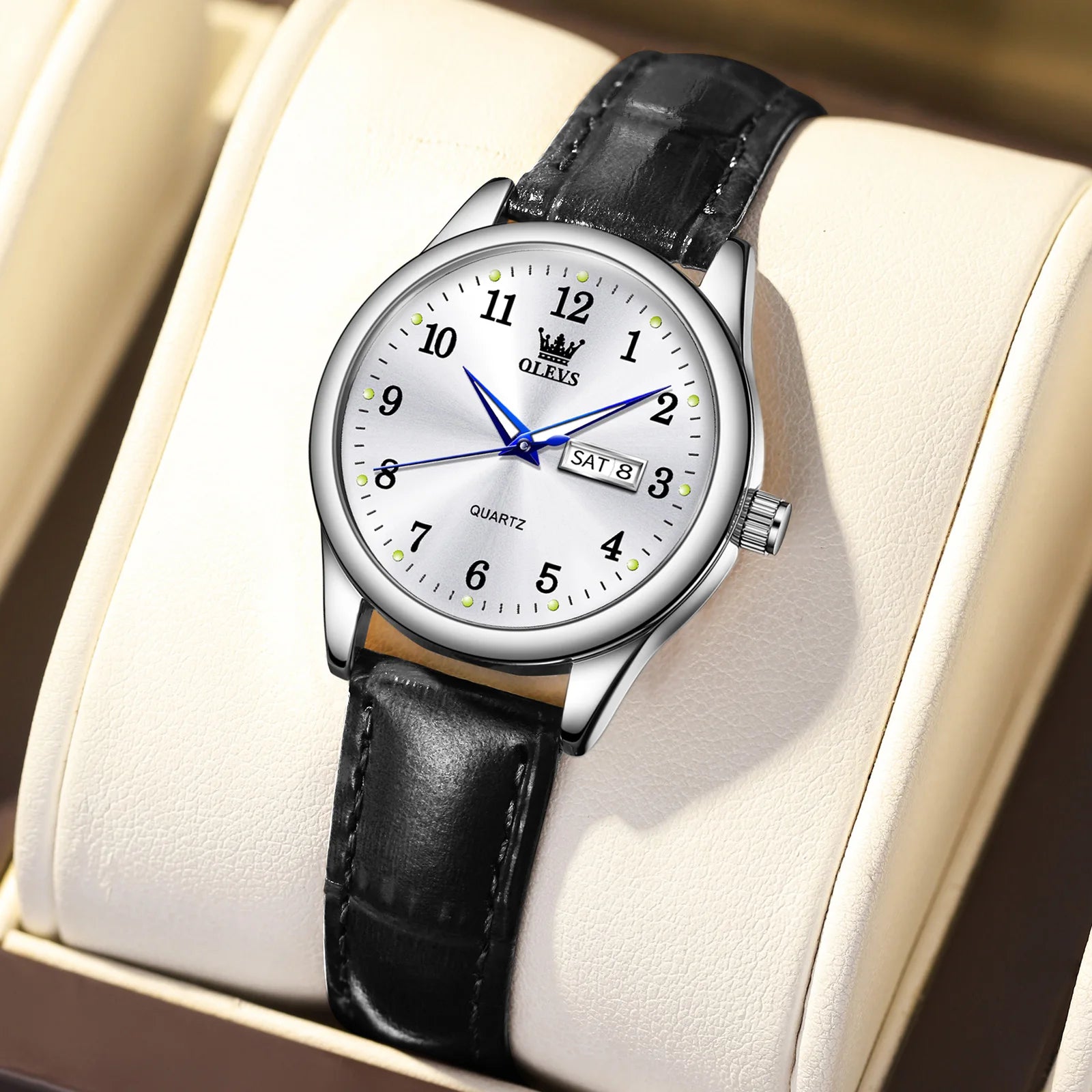 Elegant Classic Leather Strap Quartz Timepiece