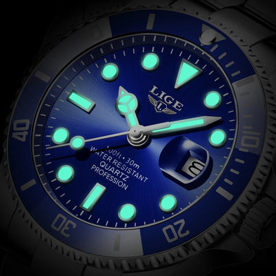 Diver Style Quartz Wristwatch with Date Premium