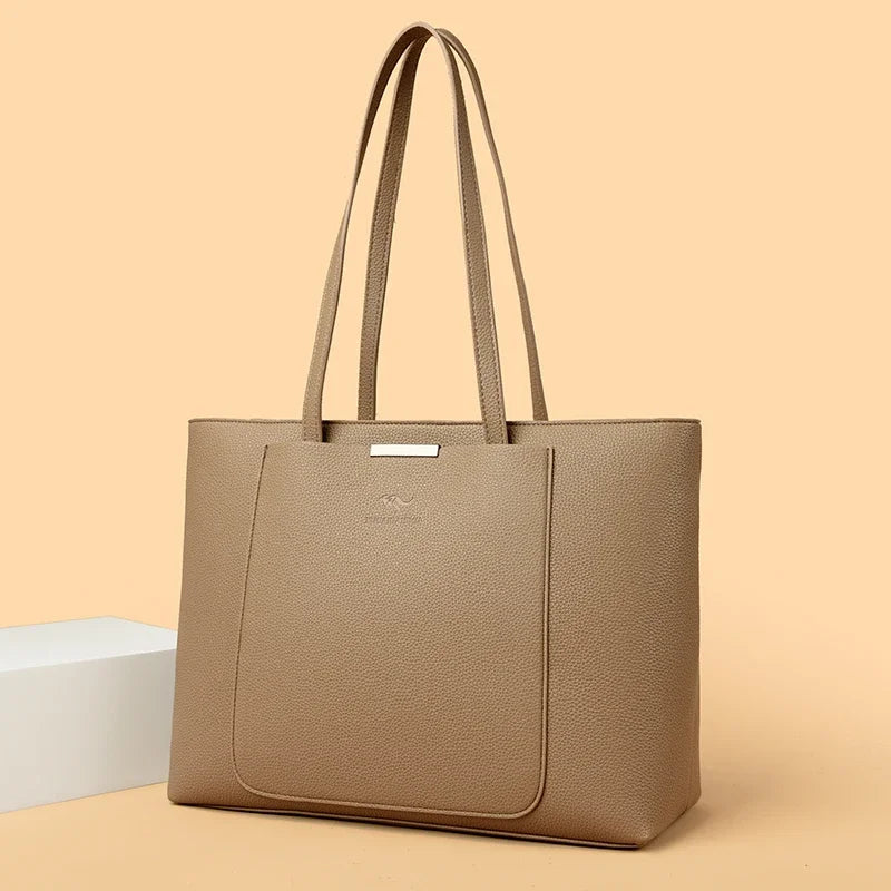 Elegant Tote Bag with Dual Handles and Internal Pockets
