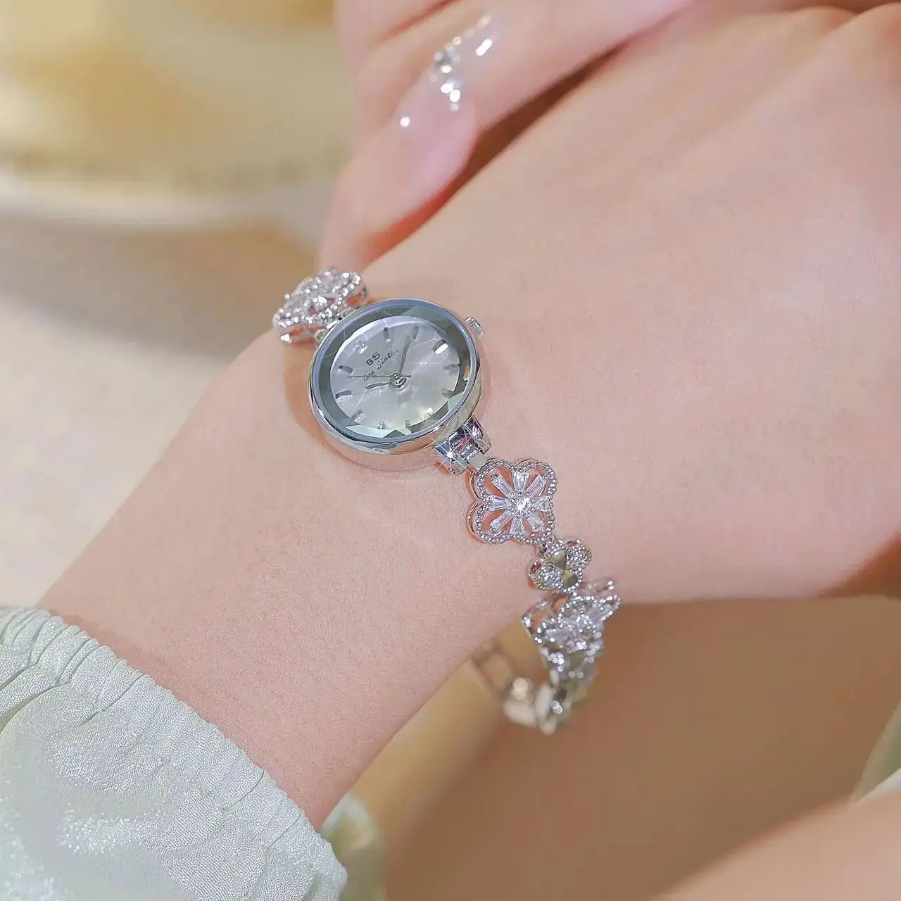 Elegant Floral Bracelet Watch with Dial Details