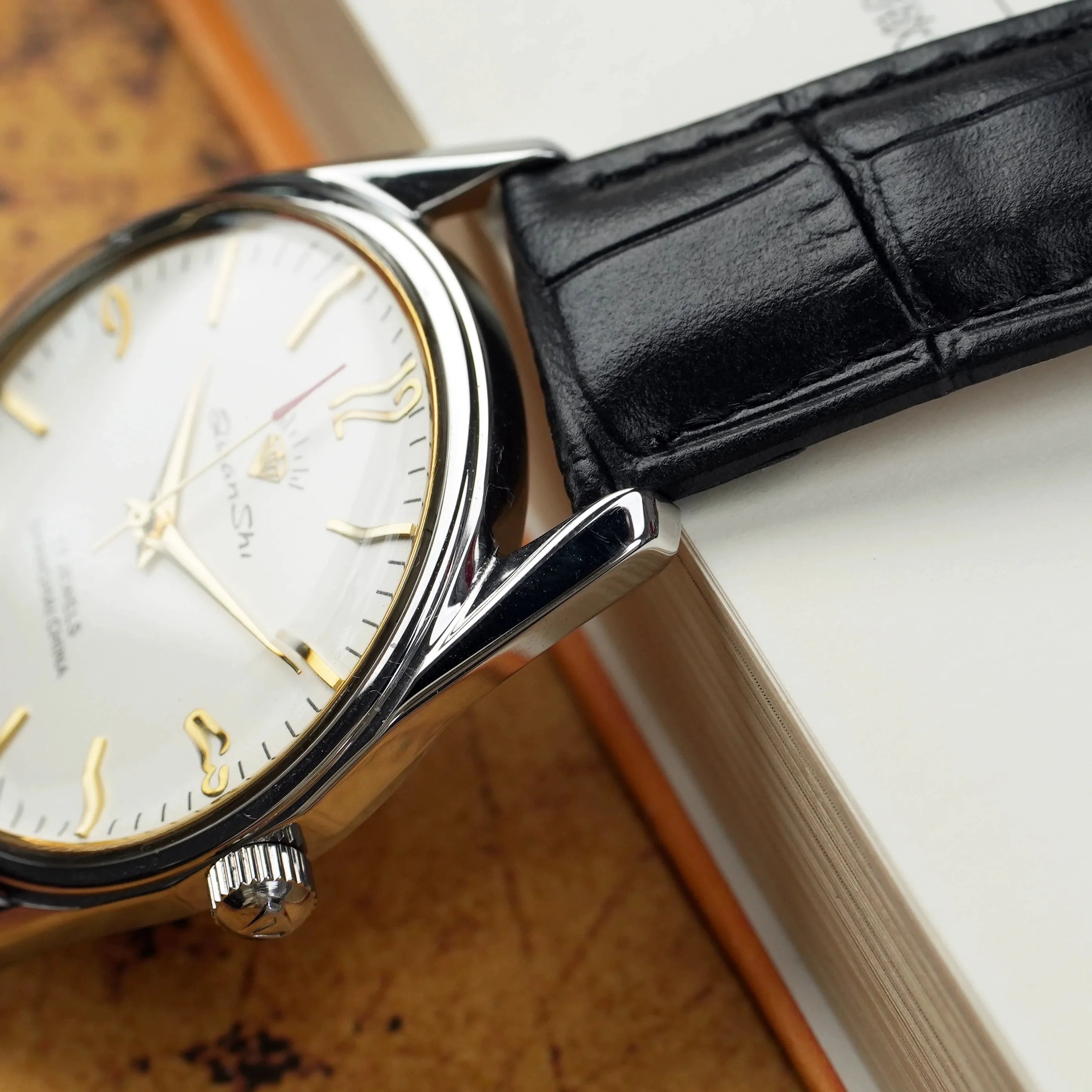 Mechanical Hand Wind Wristwatch 17 Jewels Leather Strap