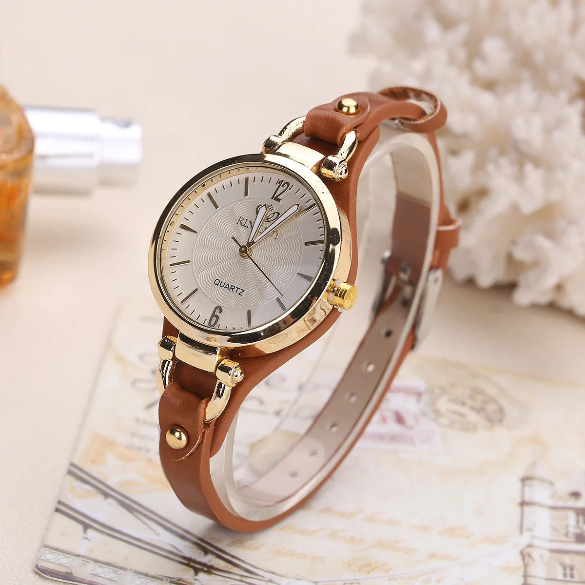 Women's Minimalist Quartz Timepiece Round Dial