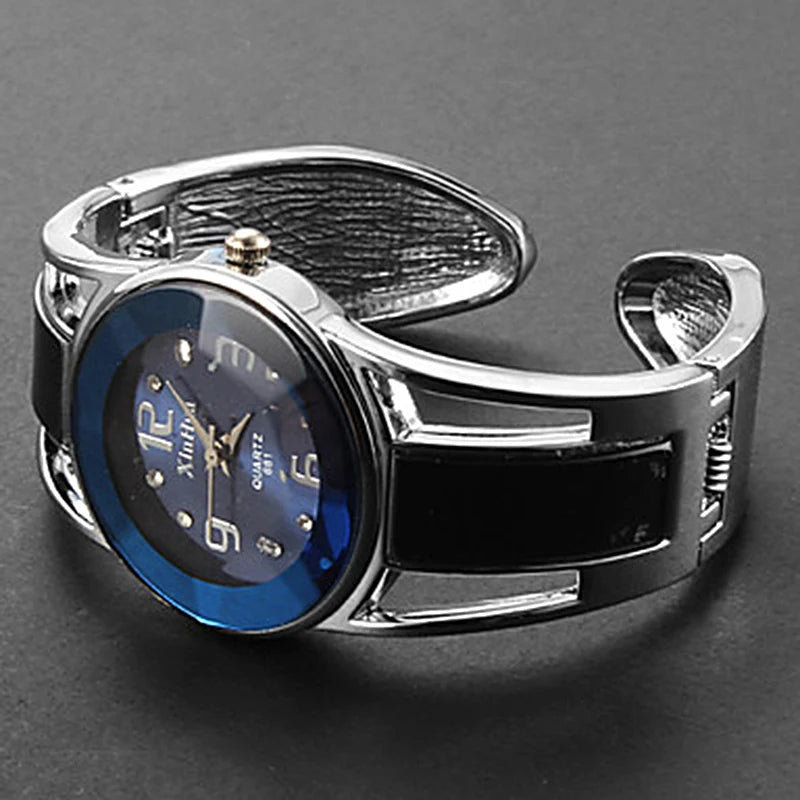 Elegant Bracelet Wristwatch Antique Style for Occasions