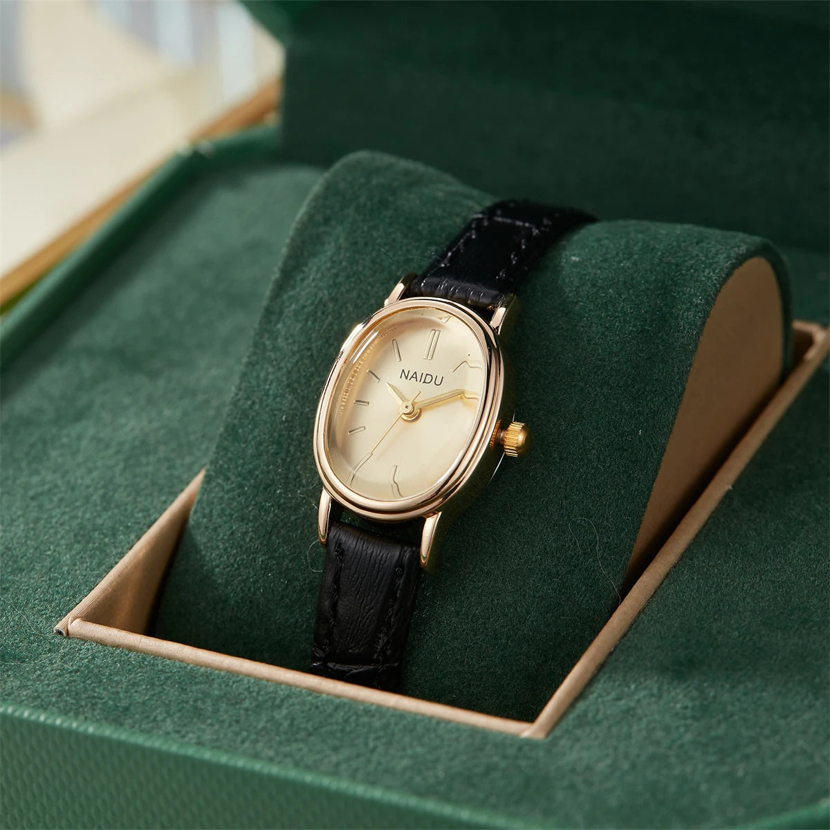 Oval Case Ladies Watch with Leather Strap Fine