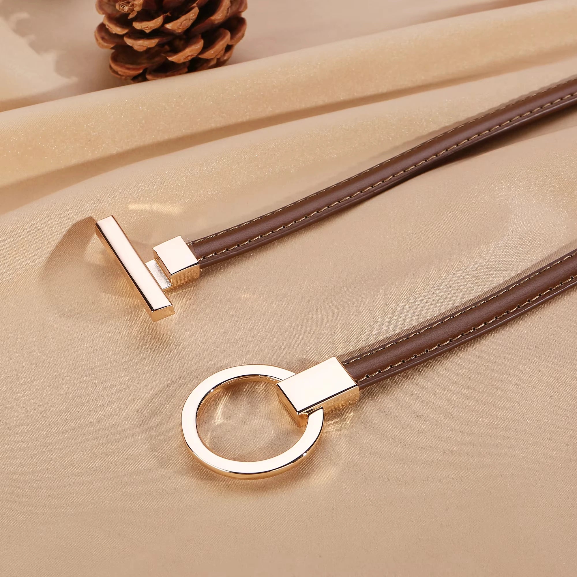 Minimalist Belt With Circular Ring Buckle For Everyday