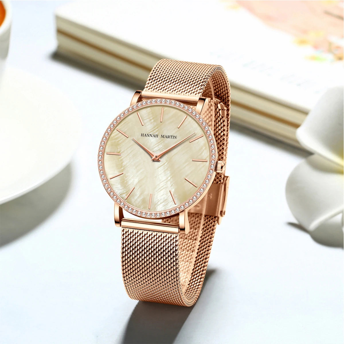 Elegant Watch with Numberless Dial And Mesh Bracelet