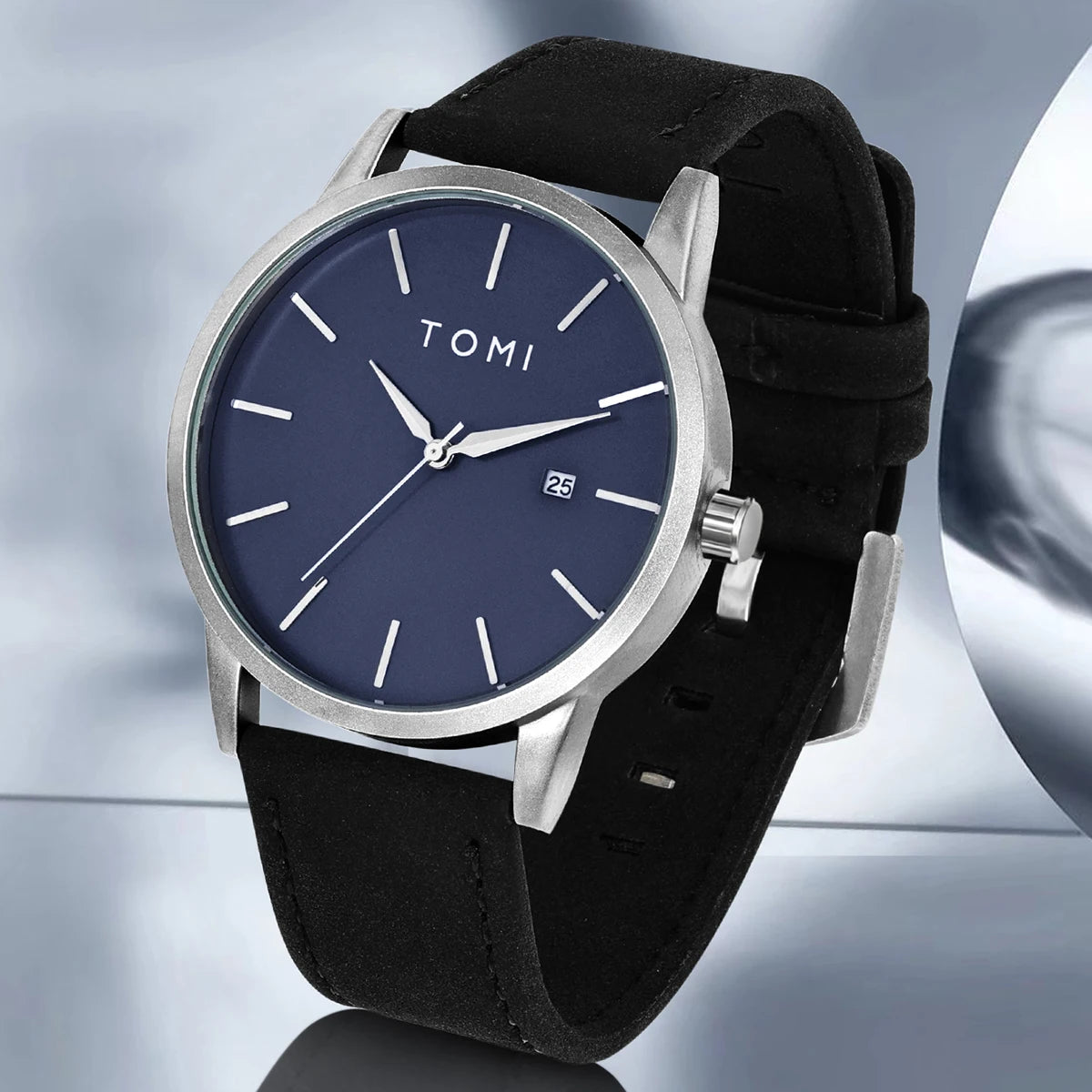 Minimalist Disc Dial Quartz Wristwatch with Strap