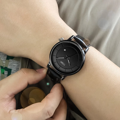 Minimalist Leather Strap Watch with Date Window