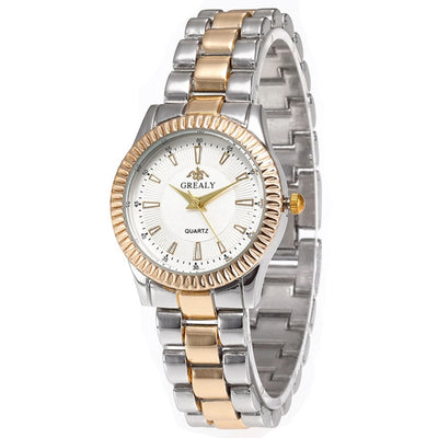 Classic Round Quartz Wristwatch Fluted Bezel Design