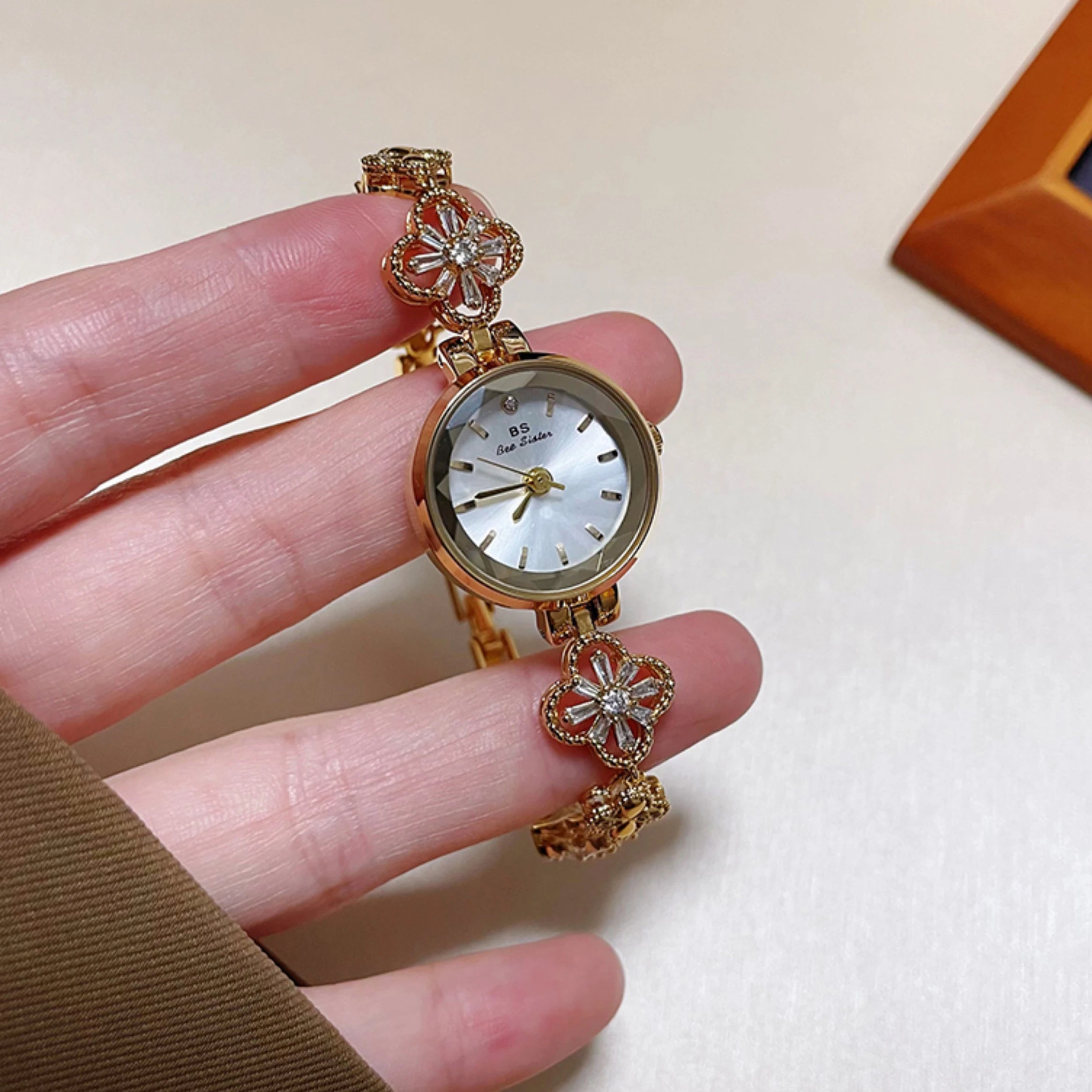 Elegant Floral Bracelet Watch with Dial Details