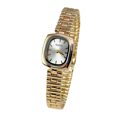 Women Quartz Wristwatch with Oval Dial Accessory