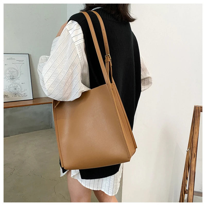 Tote Bag with Interior Pockets and Zipper Closure