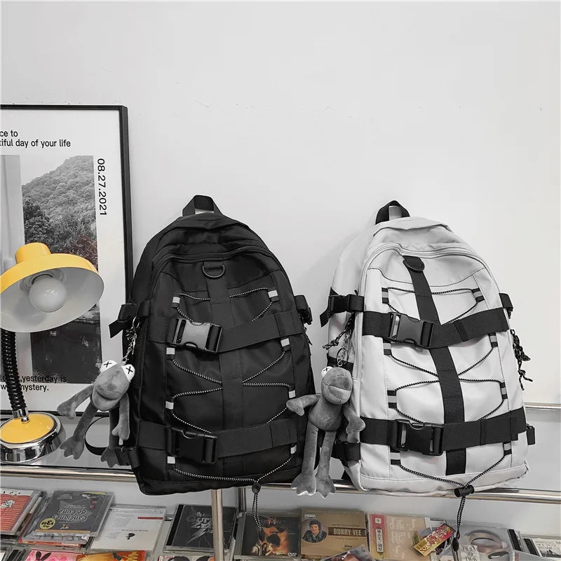 Skateboard Backpack with Reflective Stripe Bungee