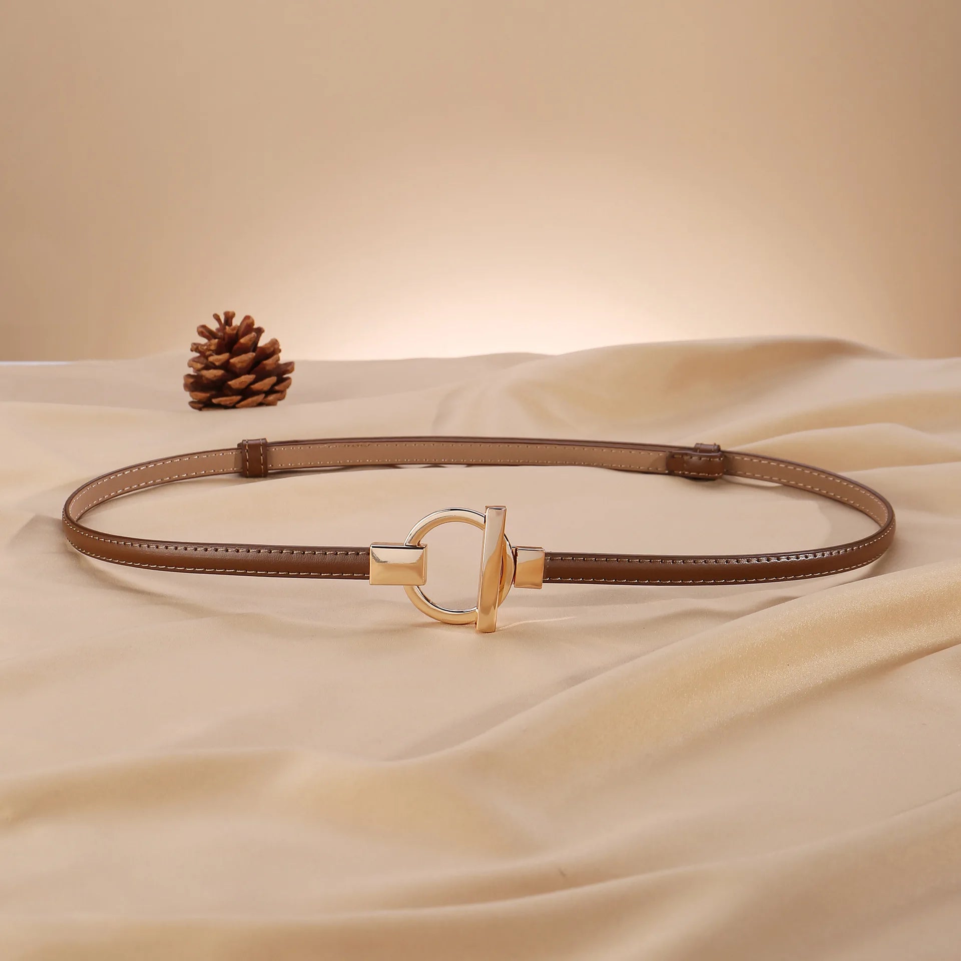 Minimalist Belt With Circular Ring Buckle For Everyday