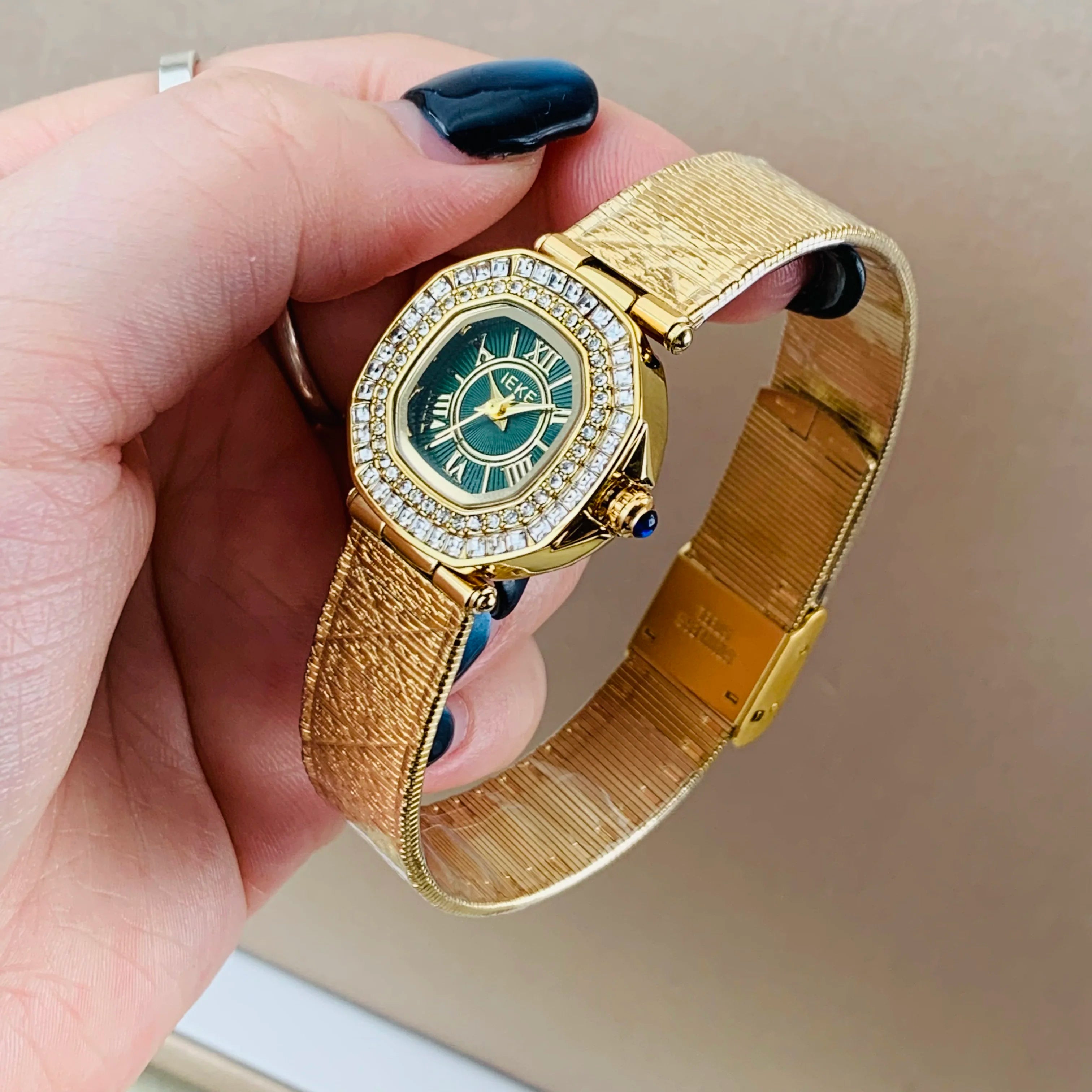 Ladies Diamond Bezel Quartz Watch Vintage Style