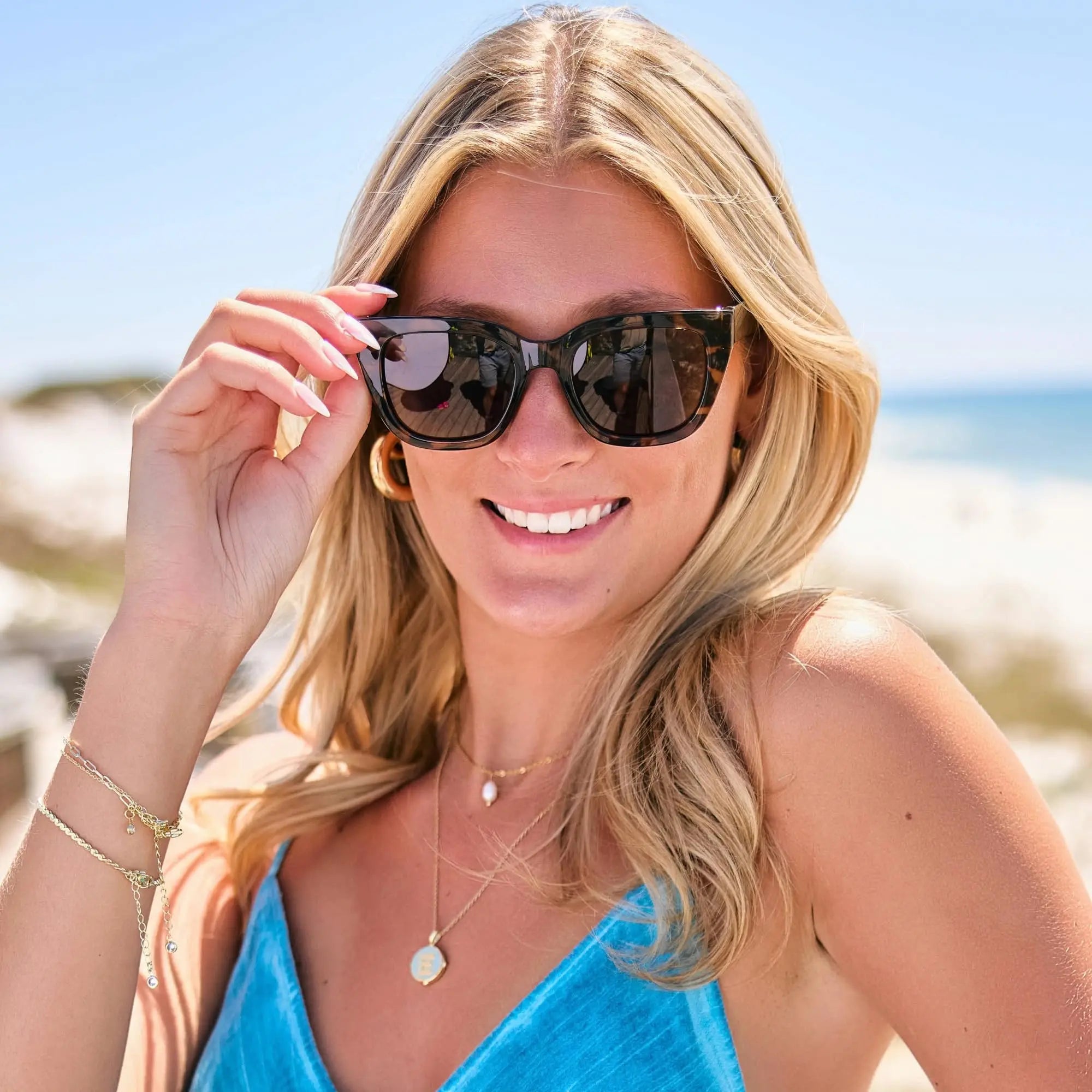 Retro Square Sunglasses with Polarized UV400 Lenses