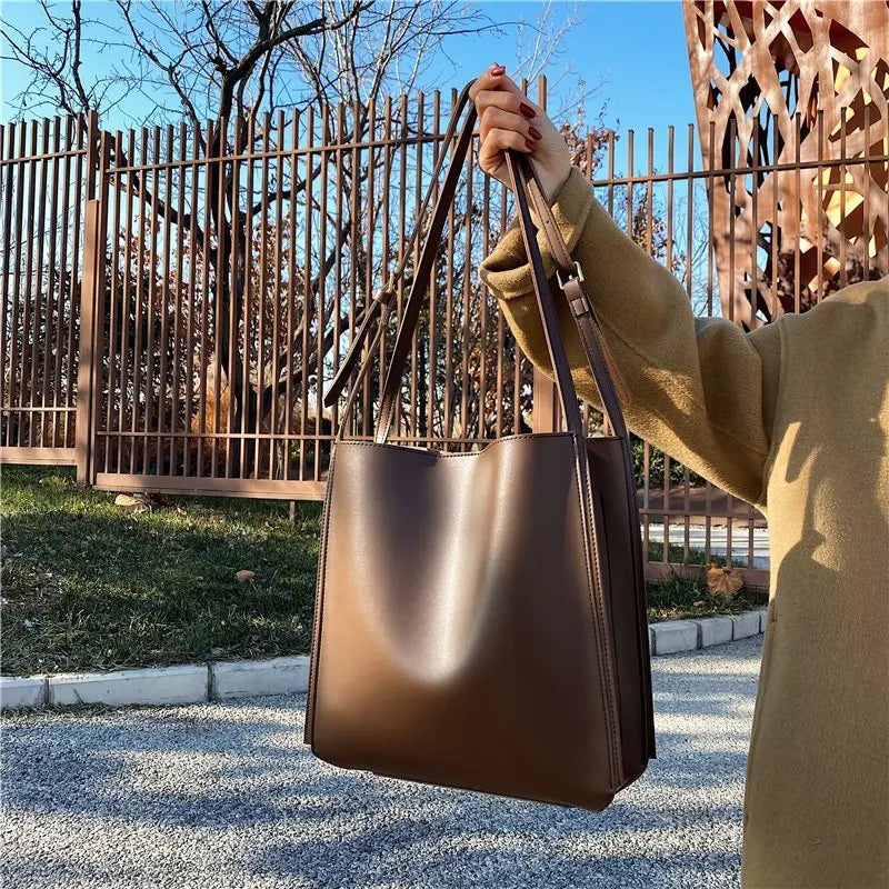 Tote Bag with Interior Pockets and Zipper Closure