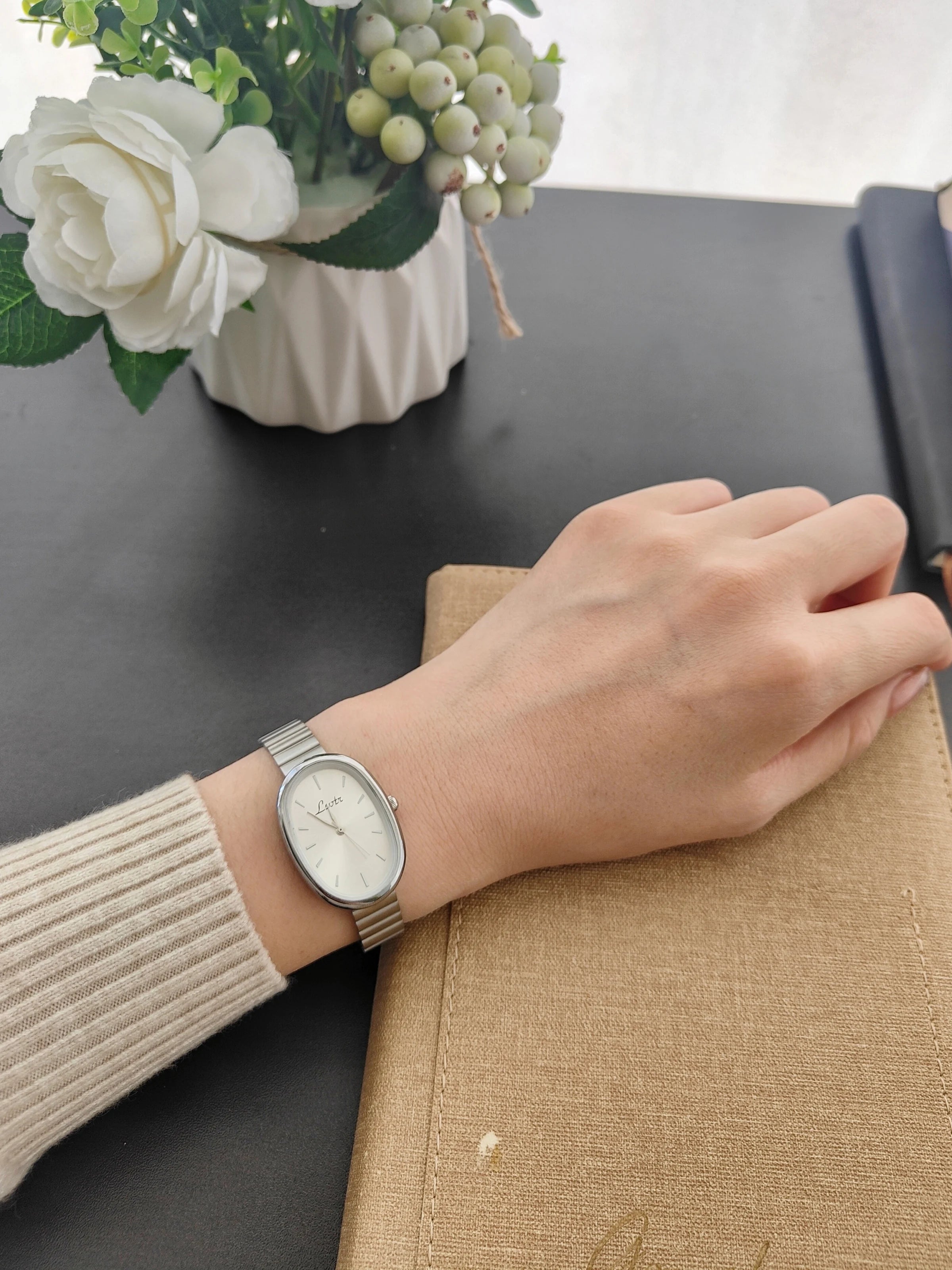 Classic Oval Case Quartz Watch with Slim Bracelet