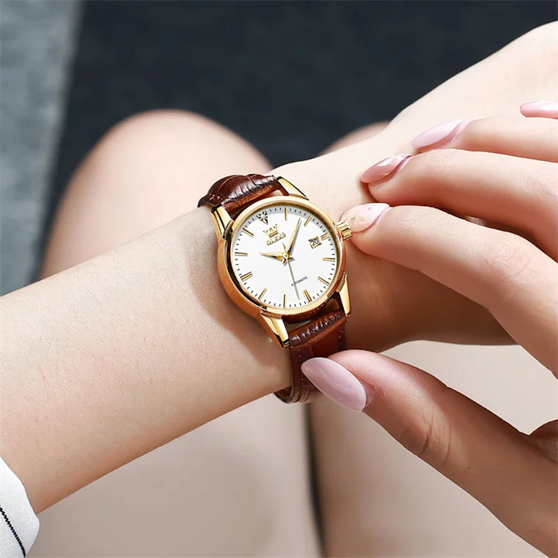 Automatic Calendar Wristwatch with Leather Strap