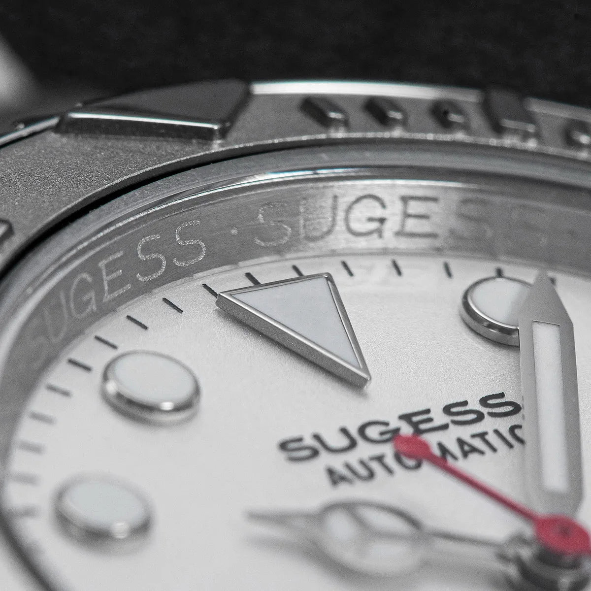 Diver Watch with Sapphire Crystal 100m Water Resistant