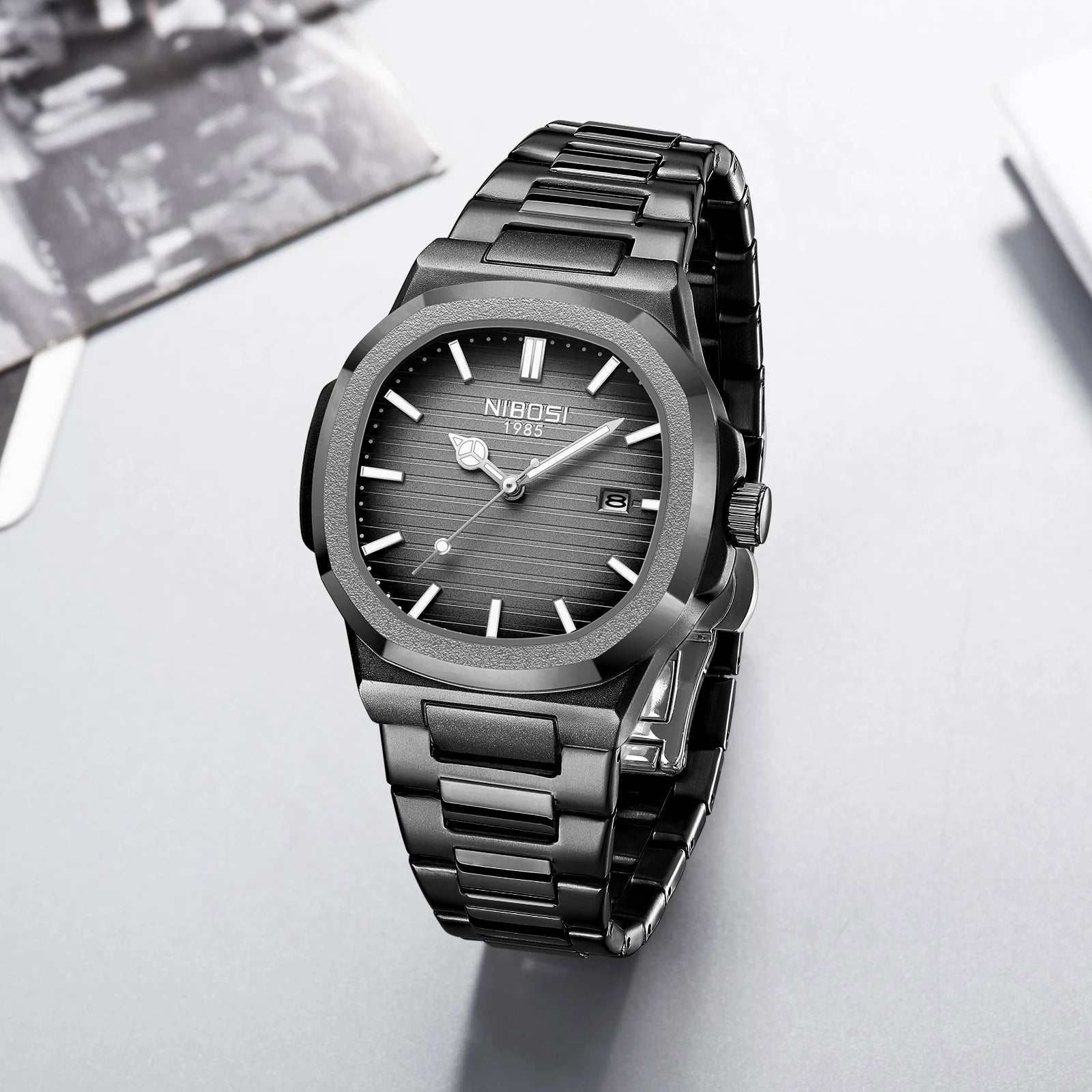 Timeless Round Watch with Date Window for Everyday Wear