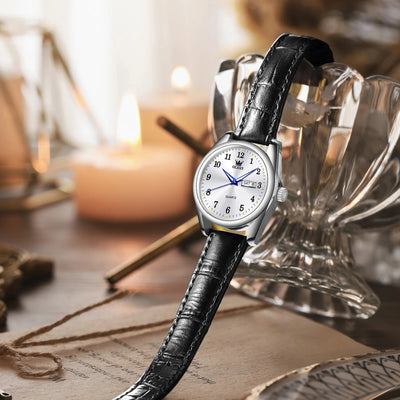 Elegant Classic Leather Strap Quartz Timepiece