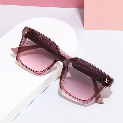 Luxurious Square Framed Sunglasses With Monogram Accent - WO2MEN