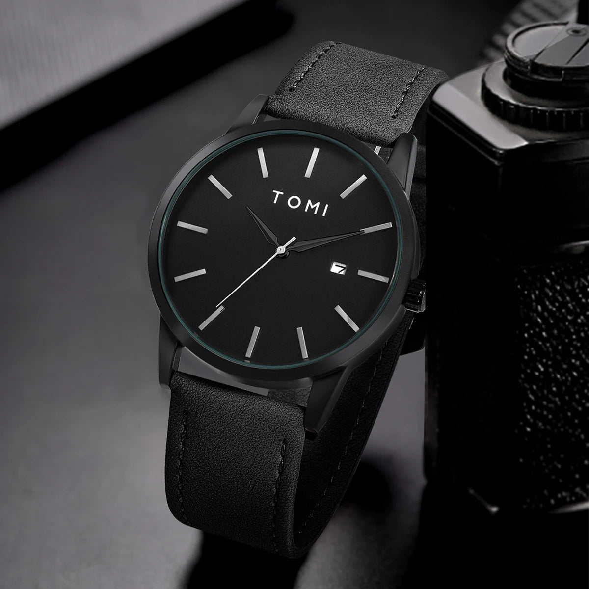 Minimalist Disc Dial Quartz Wristwatch with Strap