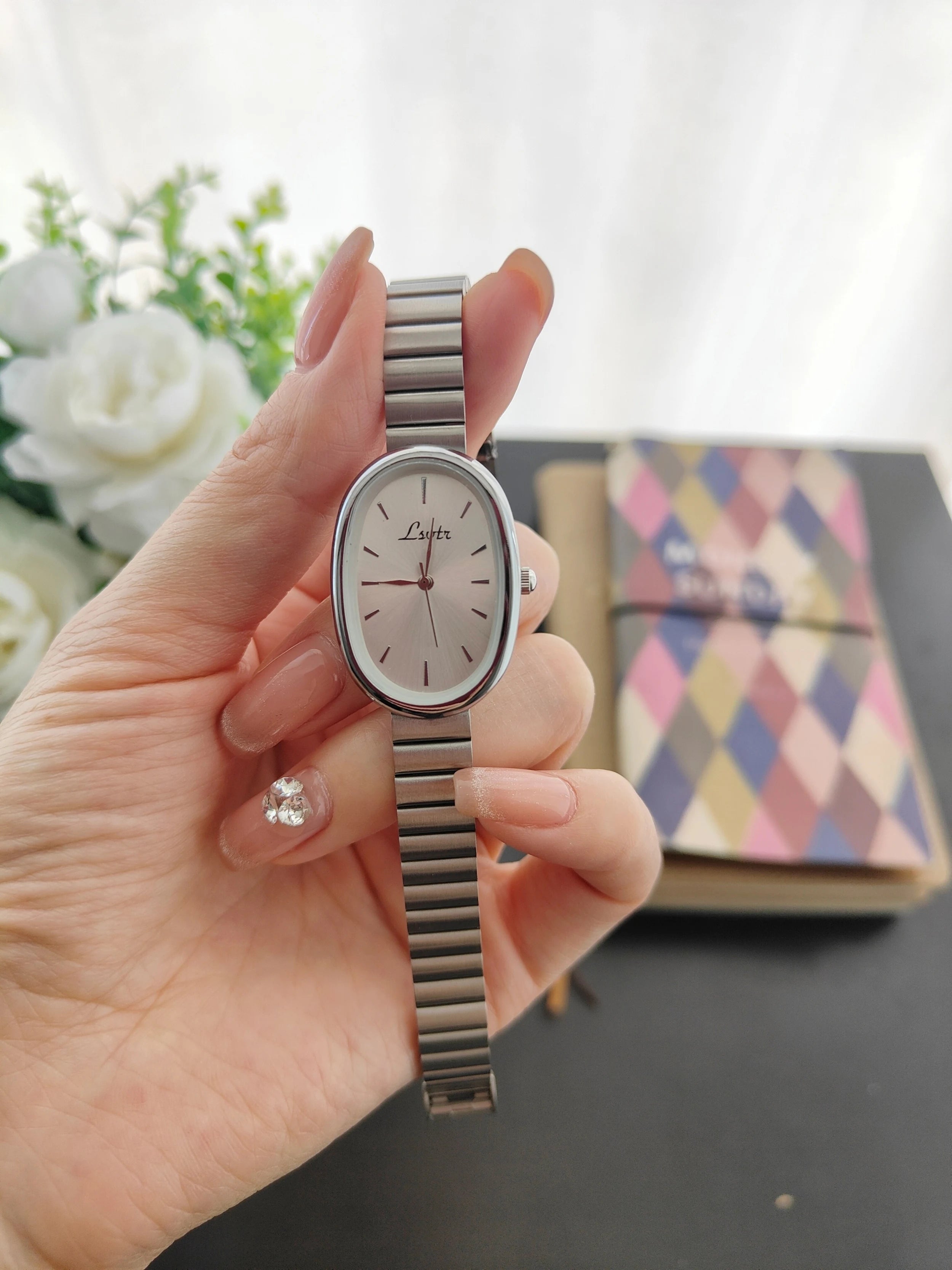 Classic Oval Case Quartz Watch with Slim Bracelet