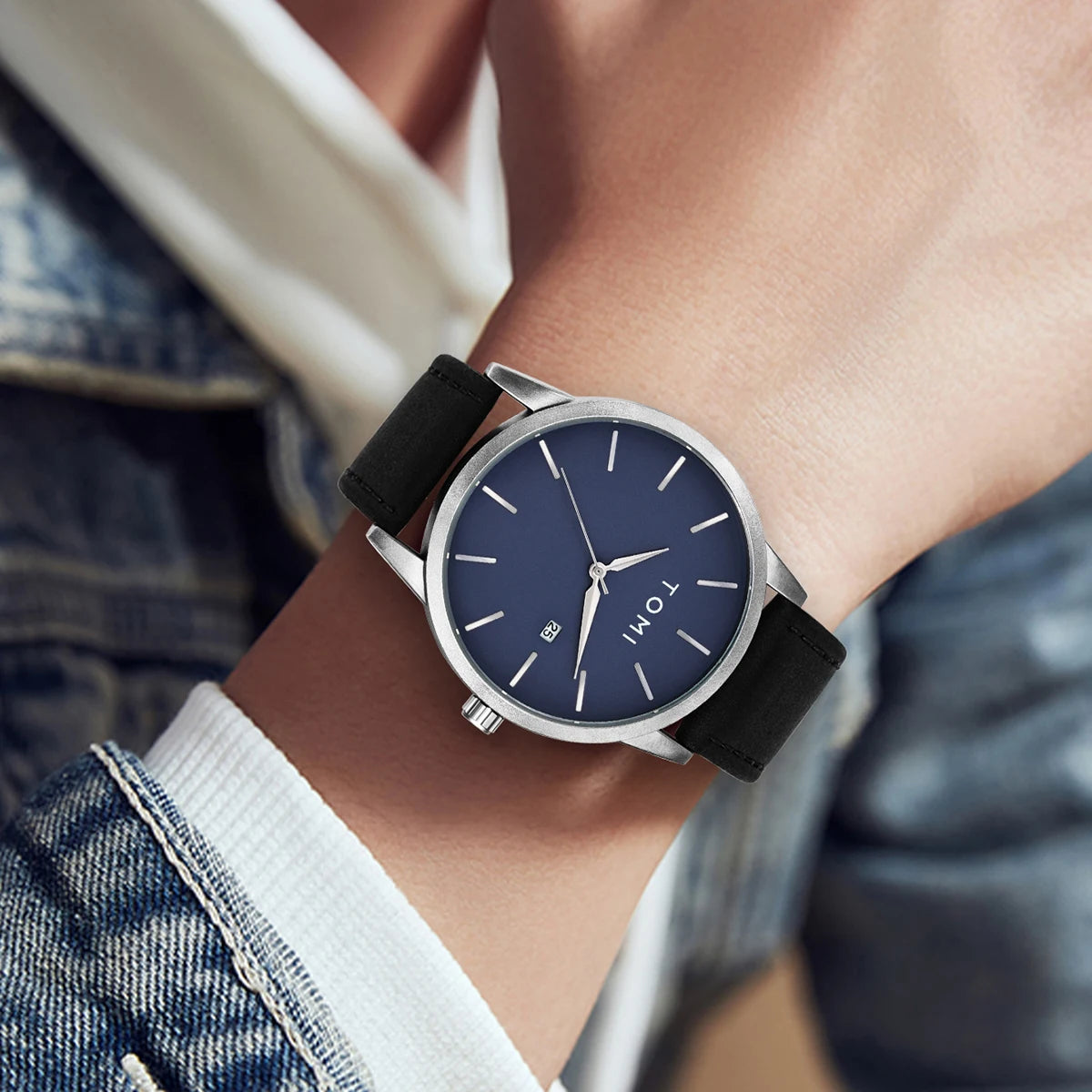Minimalist Disc Dial Quartz Wristwatch with Strap