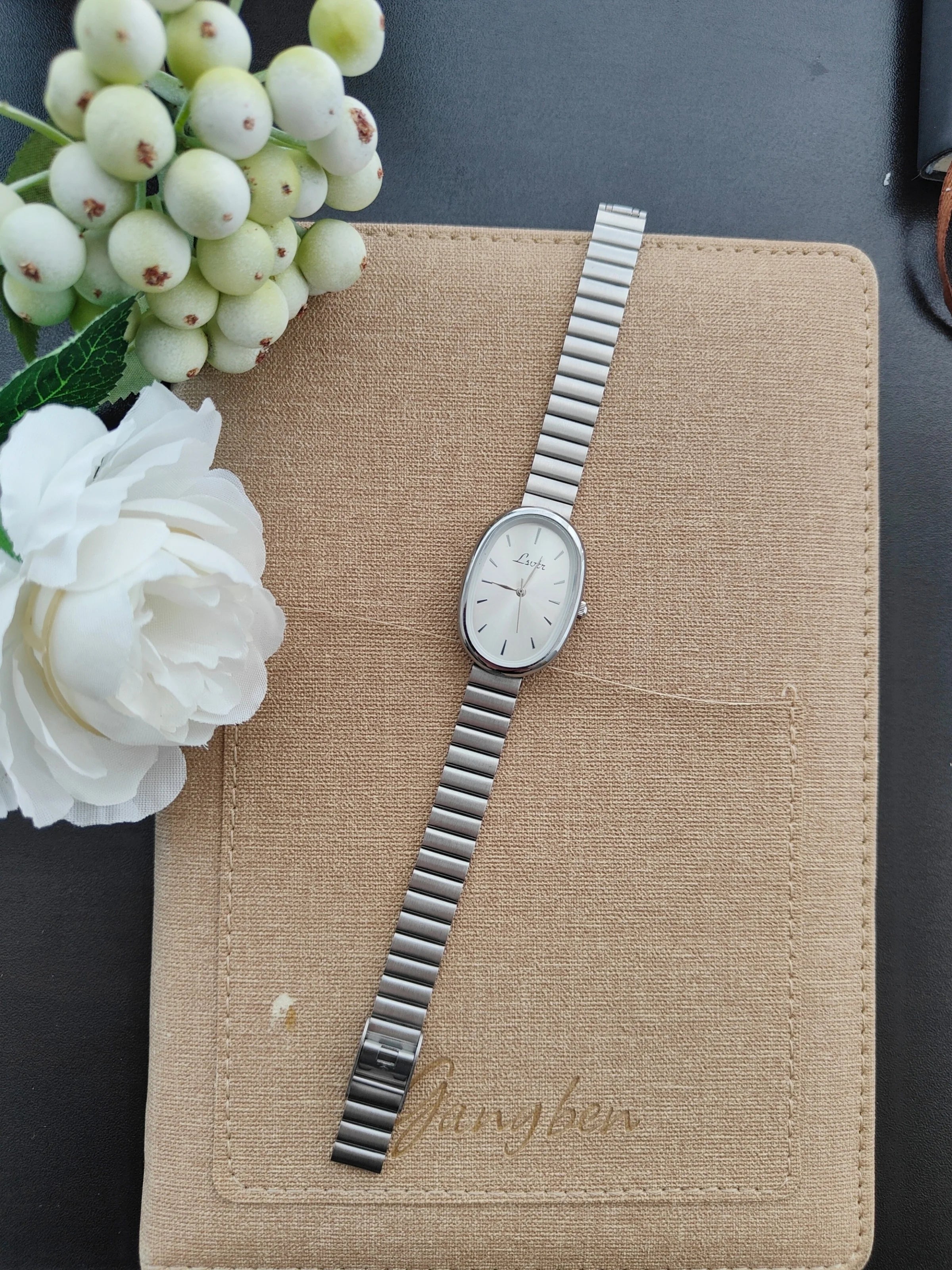 Classic Oval Case Quartz Watch with Slim Bracelet