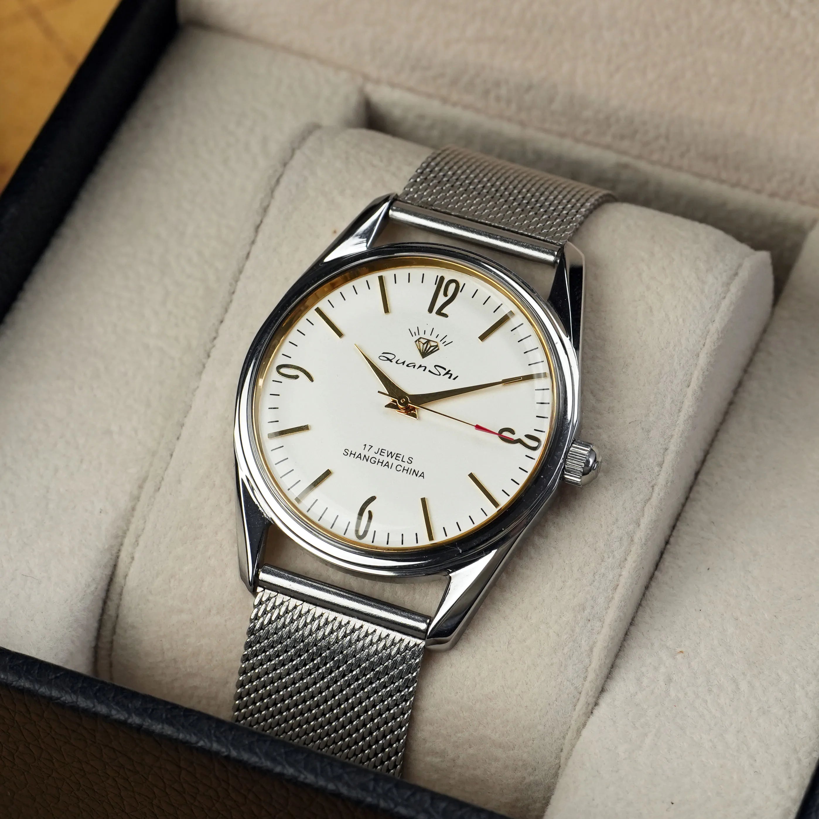 Mechanical Hand Wind Wristwatch 17 Jewels Leather Strap