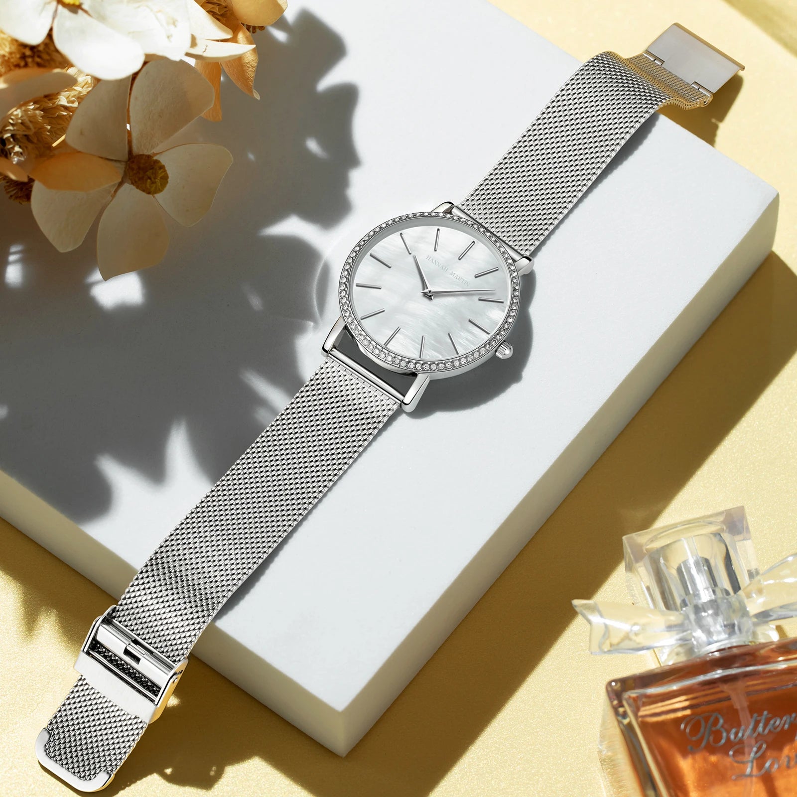Elegant Watch with Numberless Dial And Mesh Bracelet