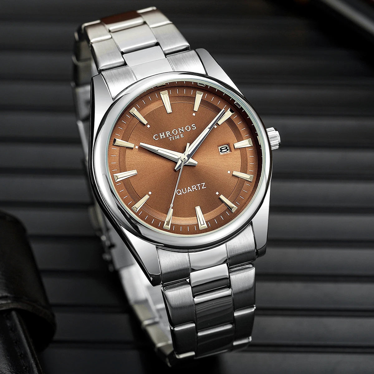 Luxury Quartz Wristwatch for Men with Date Display