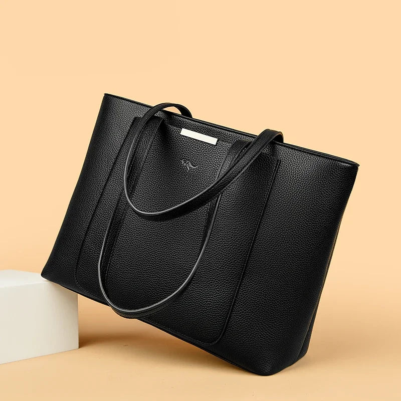 Elegant Tote Bag with Dual Handles and Internal Pockets